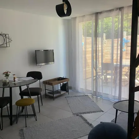 Le Chant Des Pierres - Entre Terre Et * بورنيك