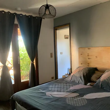 بيت للعطل Le Chant Des Pierres - Entre Terre Et بورنيك