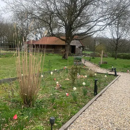 بيت للعطل Le Chant Des Pierres - Entre Terre Et بورنيك